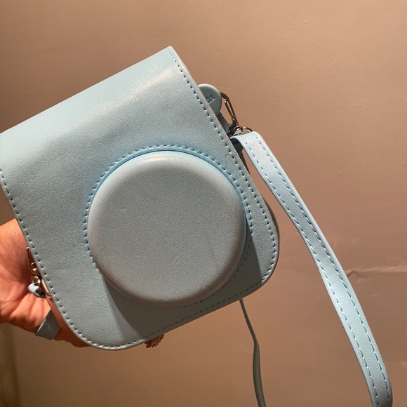 Polaroid camera - Picture 2 of 2